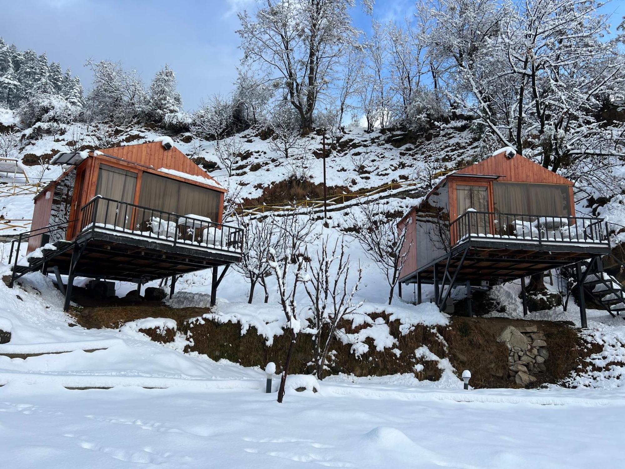 Glass Cabins By Urban Monk- Unique Centrally Heated Cabins With Electric Blankets - Manali (Himachal Pradesh) — Photos 1